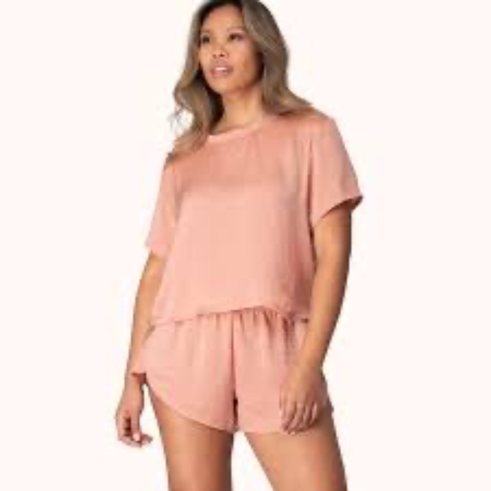 Lively NWT Lounge Tee in Shell Pink